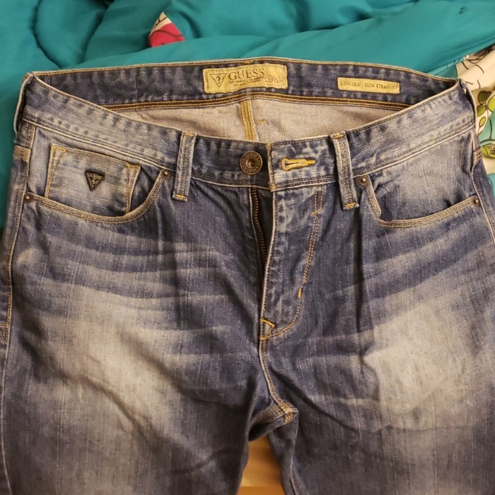 Men's guess slim straight Jean's size 32